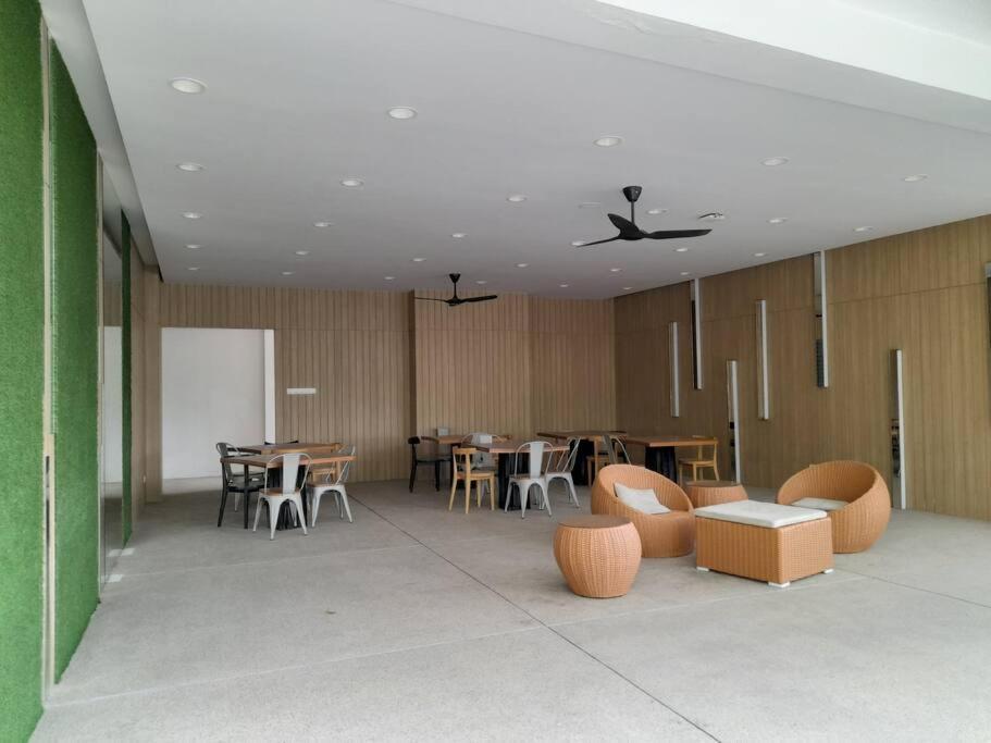 Cozy Idaman Robertson Balcony Pangsapuri Kuala Lumpur